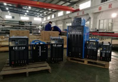 Vodná nádrž profesionálne továreň dodáva plazmový rezací stroj CNC plazmový stôl