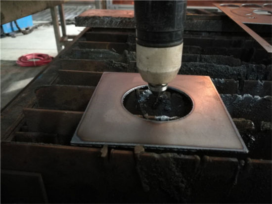 Továrenská cena 1530 plazmový rezací stroj pre nehrdzavejúcej ocele uhlíkové oceľové plechy cnc plazmové rezačky na sklade