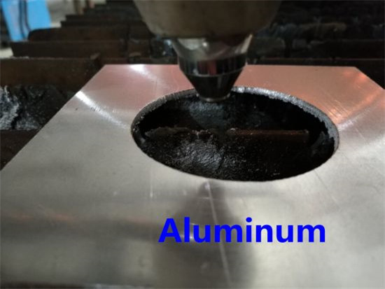 Čína 1500 * 3000mm cnc plazmový rezačka v strojoch na rezanie kovov
