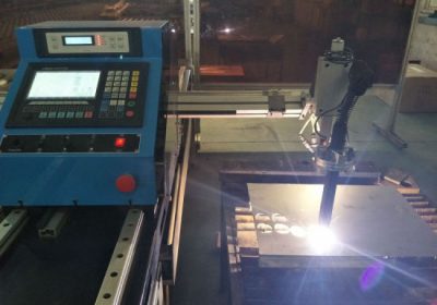 CNC plazmový rezací stroj na kov