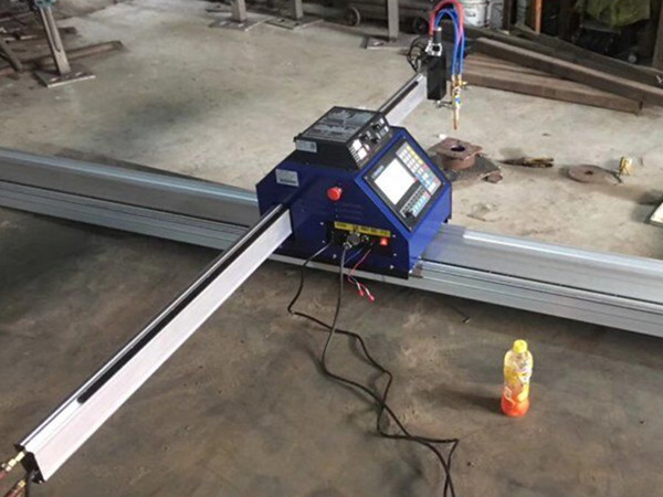 Stroj na rezanie kovov efektívna plocha 1500 * 2500mm plazmový CNC rezací stroj s plazmovým horákom a výškou oblúka