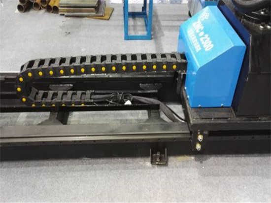 Stroj na rezanie ťažkých kovov CNC priemyselný plazmový rezací stroj